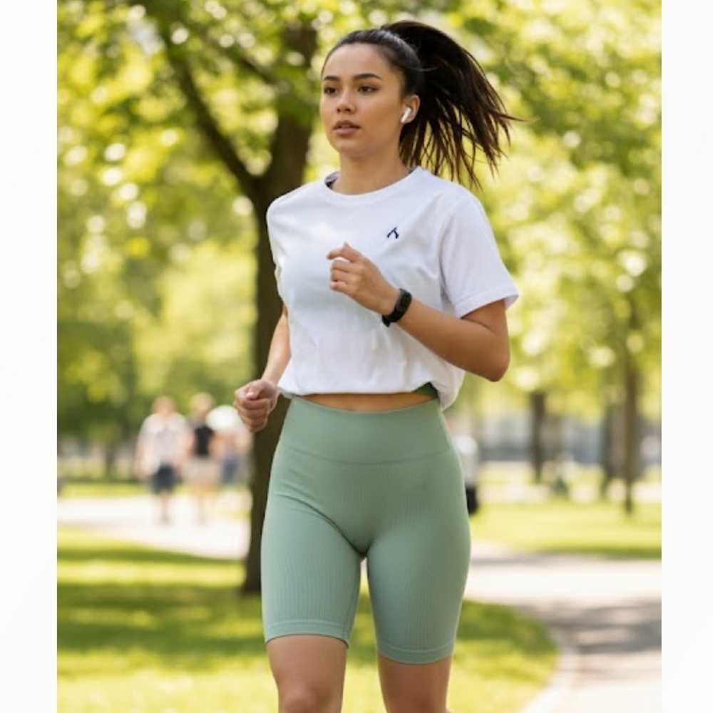Gilly Hicks Women's Ribbed High-Waist Biker Athletic Shorts - Green SZ M